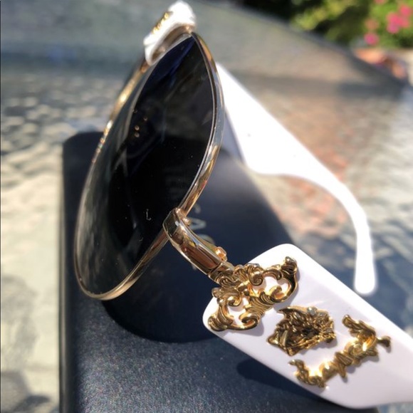 WHITE ROCK ICON VERSACE’S - Picture 5 of 5